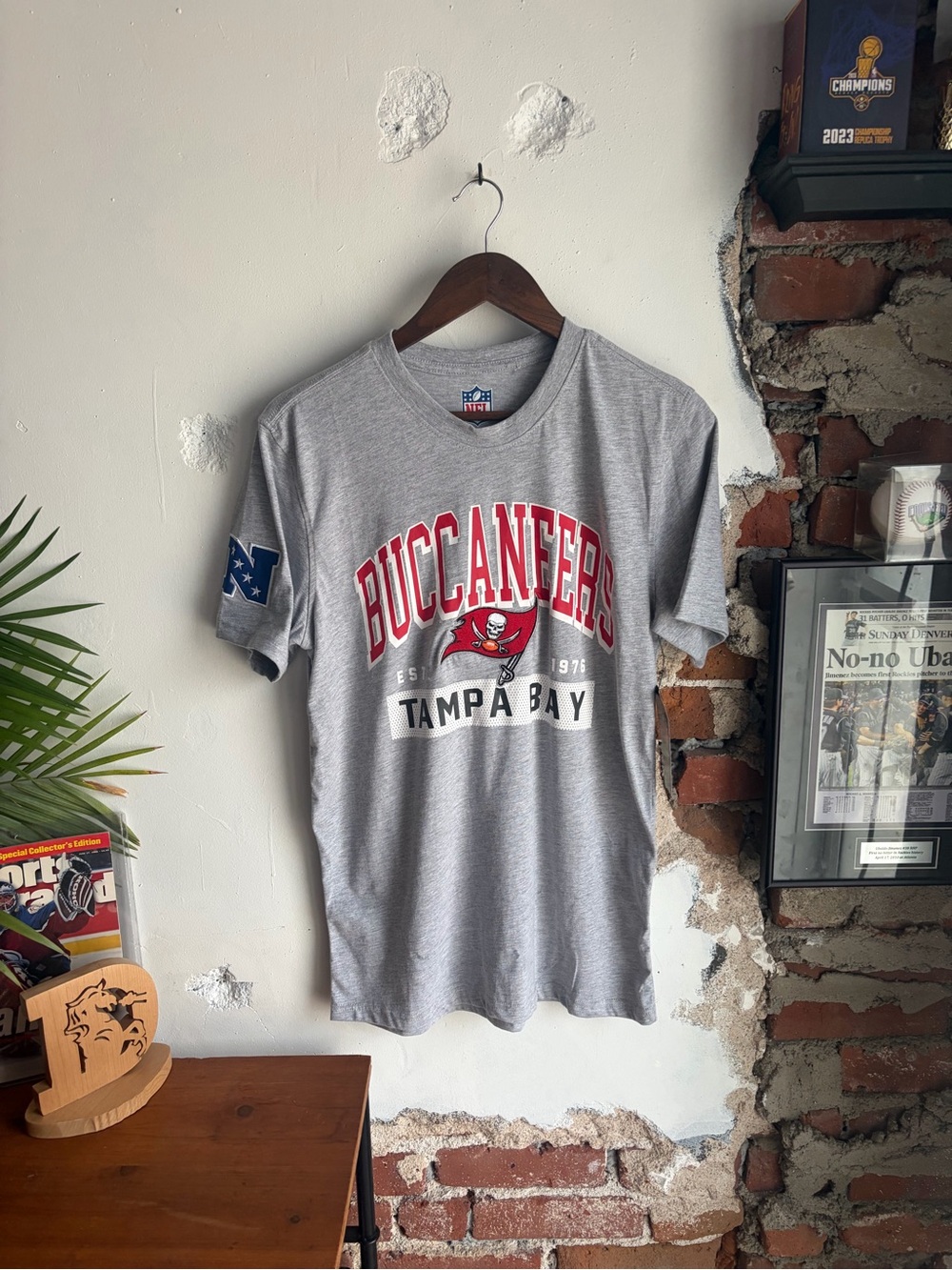 Tampa Bay Buccaneers TShirt Men's Small